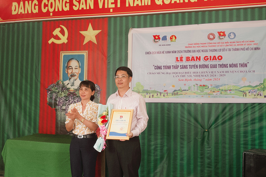 cong-trinh-thap-sang-tuyen-duong-giao-thong-nong-thon-6