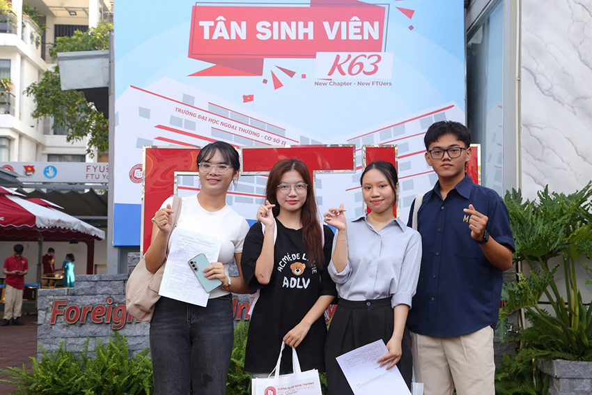 co-so-ii-chao-don-tan-sinh-vien-khoa-63-18