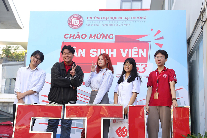 co-so-ii-chao-don-tan-sinh-vien-khoa-63-19