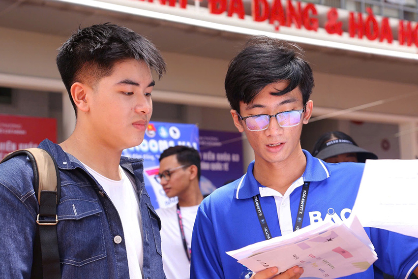 co-so-ii-chao-don-tan-sinh-vien-khoa-63-4