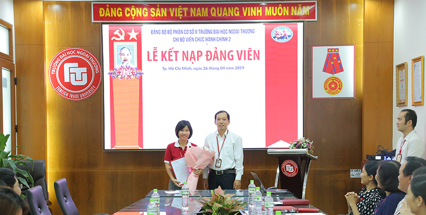 1605-le-ket-nap-dang-vien-moi-cua-chi-bo-vien-chuc-hanh-chinh-2-1