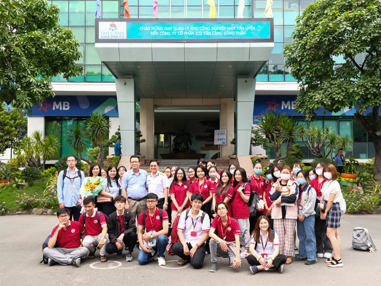 Học đi đôi với trải nghiệm – Sinh viên chương trình Đào tạo quốc tế FTU2 tham quan thực tế tại Công ty Cổ phần ICD Tân Cảng Sóng Thần Học kỳ 2 năm học 2020 – 2021