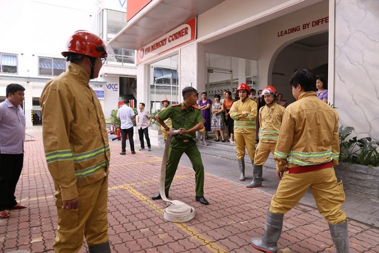 Diễn tập phương án chữa cháy và cứu nạn – cứu hộ năm 2023 tại Cơ sở II Trường Đại học Ngoại thương tại Thành phố Hồ Chí Minh