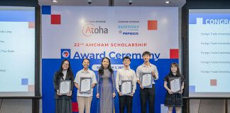 26-sv-co-so-ii-nhan-hoc-bong-amcham-3