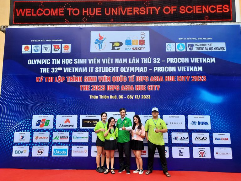 Sinh viên Trường Đại học Ngoại thương Cơ sở II đạt thành tích tốt tại cuộc thi Olympic Tin học sinh viên Việt Nam lần thứ 32