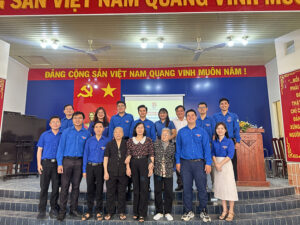 doan-thanh-nien-co-so-ii-tham-nhan-dan-vung-can-cu-cach-mang-thanh-doan-tet-giap-thin-2024-1