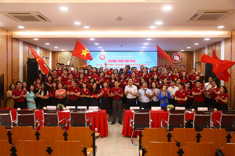 Chương trình văn nghệ chủ đề “Việt Nam – Tổ quốc tôi: Bài ca thống nhất” chào mừng kỷ niệm Ngày giải phóng miền Nam, thống nhất đất nước (30/4), Ngày Quốc tế Lao động (01/5), Ngày chiến thắng Điện Biên Phủ (07/5), Ngày sinh Chủ tịch Hồ Chí Minh (19/5)