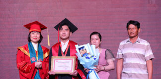 cac-tan-thu-khoa-tai-le-tot-nghiep-thang-5.2024-1