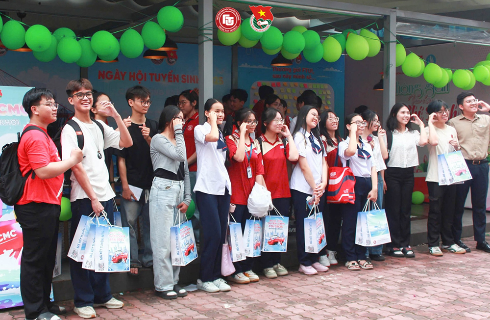 ngay-hoi-tuyen-sinh-ftu-2025-5