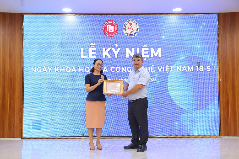 truong-dh-ngoai-thuong-co-so-ii-to-chuc-ngay-khoa-hoc-cong-nghe-vn-18.5-1
