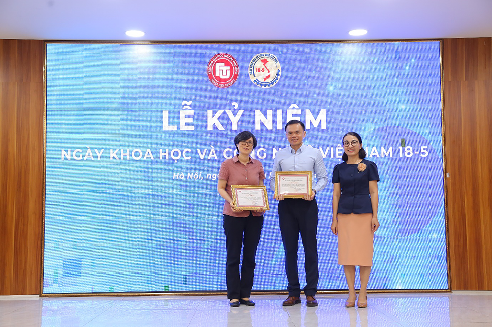 truong-dh-ngoai-thuong-co-so-ii-to-chuc-ngay-khoa-hoc-cong-nghe-vn-18.5-3
