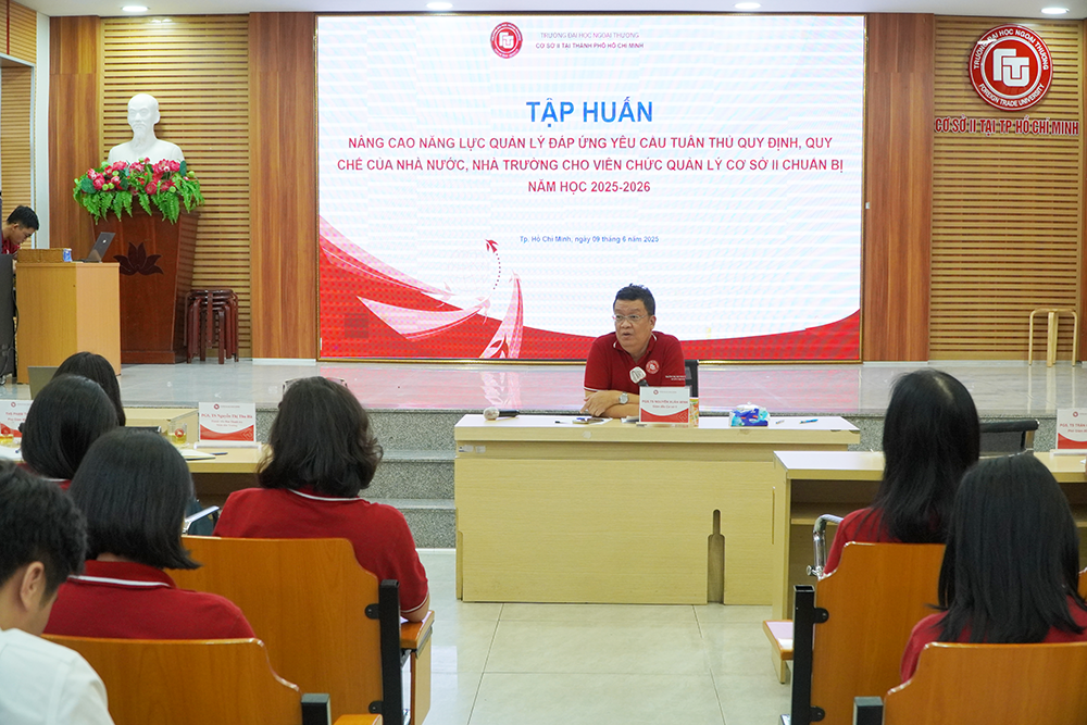 hoi-nghi-tap-huan-nang-cao-nang-luc-cho-vcql-co-so-ii-nh-2025-2026-1