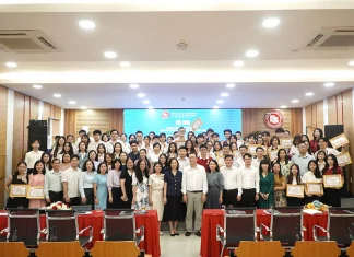 hoi-nghi-tong-ket-cong-tac-giao-vien-chu-nhiem-va-co-van-cac-clb-hoc-thuat-nh-2024-2025-3