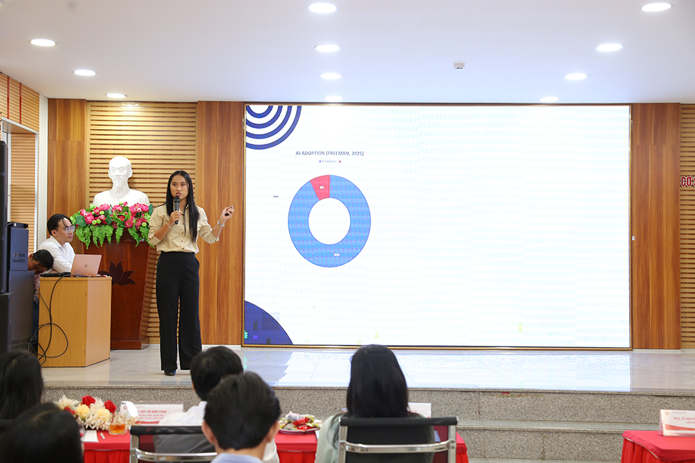 hoi-thao-khoa-hoc-cap-truong-2025-tac-dong-cua-ai-trong-viec-day-va-hoc-khoi-nganh-kinh-te-3