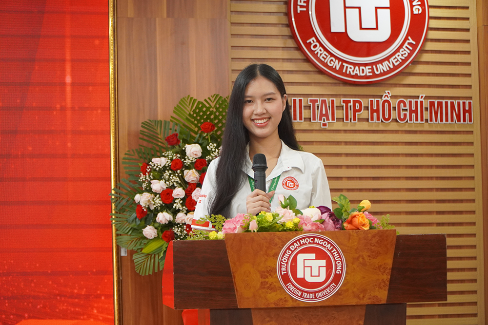 le-tuyen-duong-khen-thuong-vien-chuc-huong-dan-sinh-vien-dat-giai-nh-2024-2025-7