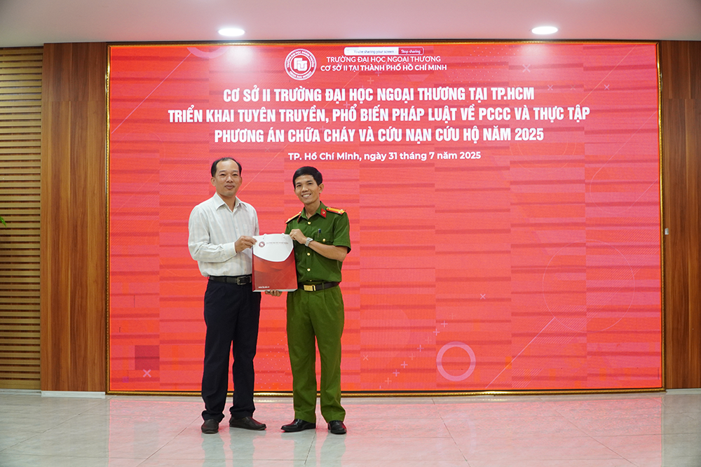 tuyen-truyen-pho-bien-phap-luat-ve-luat-pccc-2025-tai-co-so-ii-1