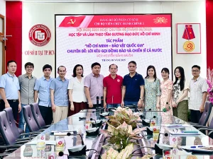 chi-bo-vien-chuc-hanh-chinh-3-ho-chi-minh-bo-vat-quoc-gia-2