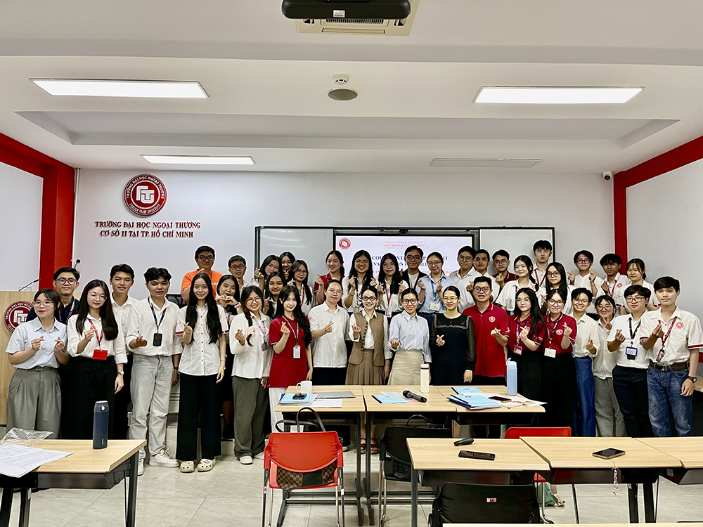 co-so-ii-to-chuc-bao-cao-thuc-tap-giua-khoa-lscm-hk-ii-nh-24-25-1