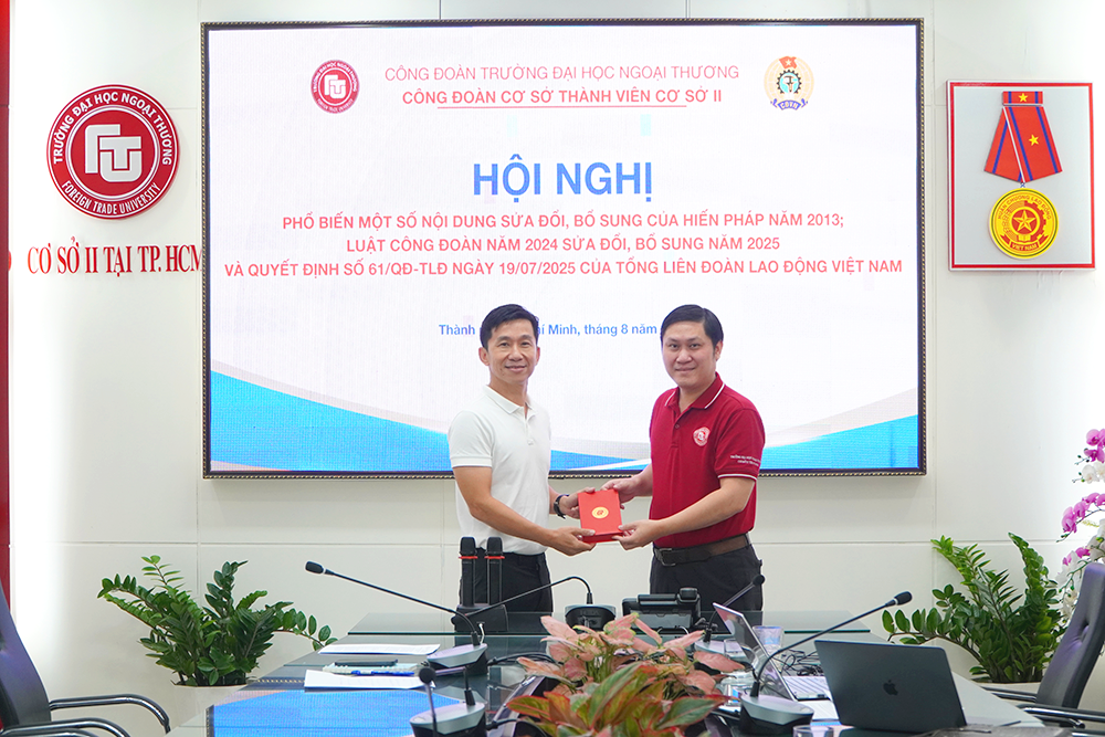hoi-nghi-pho-bien-cac-van-ban-phap-luat-moi-cua-cong-doan-1