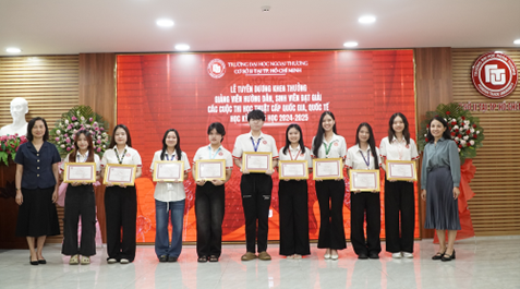 tu-giang-duong-den-dau-truong-tri-tue-hoc-thuat-2