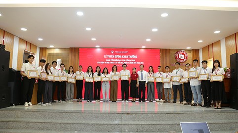 tu-giang-duong-den-dau-truong-tri-tue-hoc-thuat-4