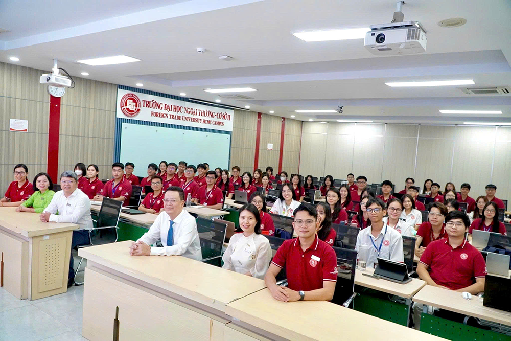 vi-sao-thi-sinh-va-phu-huynh-chon-truong-dai-hoc-ngoai-thuong-1