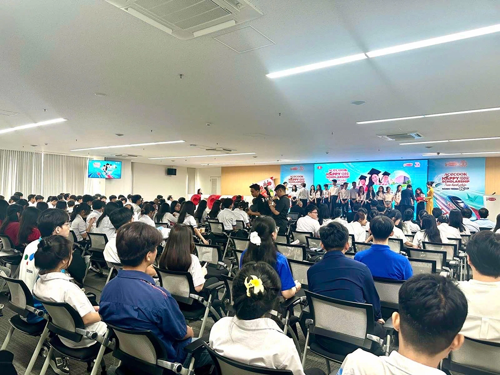 acecook-dong-hanh-cung-sinh-vien-co-so-ii-trong-hoc-bong-happy-scholarship-2025-5