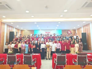 doan-ket-chung-suc-dong-long-nghi-quyet-dai-hoi-dai-bieu-db-truong-dh-ngoai-thuong-nk-2025-2030-1