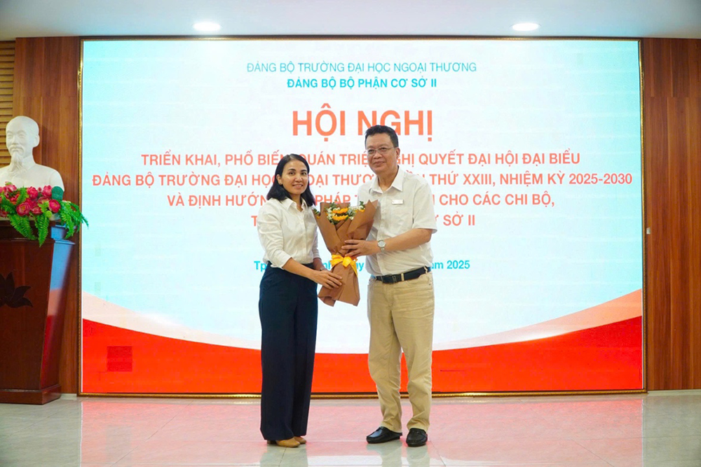 doan-ket-chung-suc-dong-long-nghi-quyet-dai-hoi-dai-bieu-db-truong-dh-ngoai-thuong-nk-2025-2030-2
