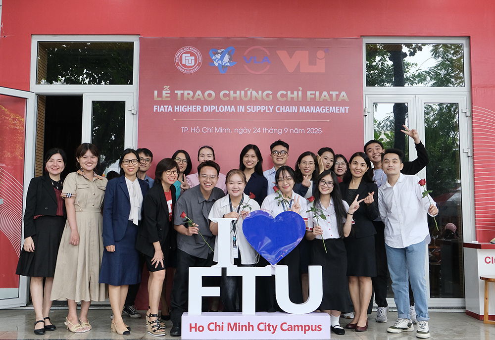 gap-go-chuc-mung-sinh-vien-tieu-bieu-nh-2024-2025-2