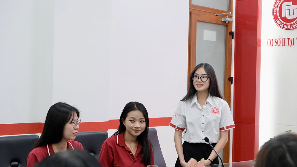 gap-go-chuc-mung-sinh-vien-tieu-bieu-nh-2024-2025-4
