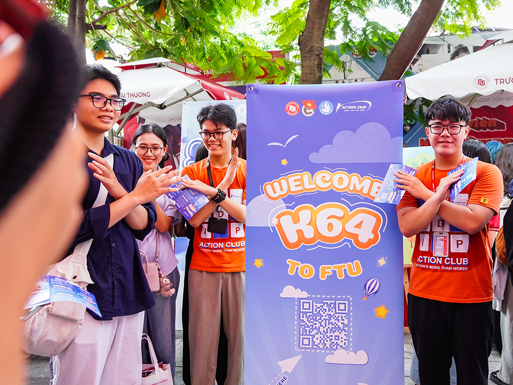 rac-ro-sac-mau-ngoai-thuong-ngay-hoi-chao-don-tan-sinh-vien-k64-23