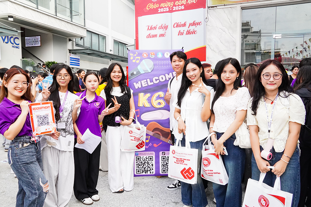 rac-ro-sac-mau-ngoai-thuong-ngay-hoi-chao-don-tan-sinh-vien-k64-5