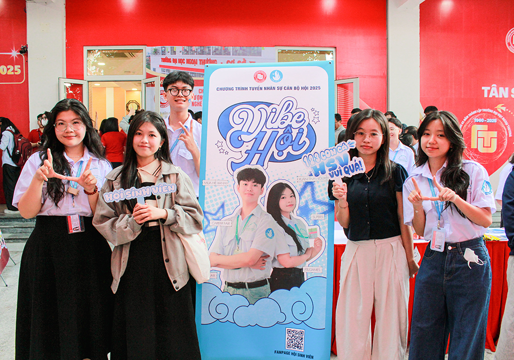 rac-ro-sac-mau-ngoai-thuong-ngay-hoi-chao-don-tan-sinh-vien-k64-7