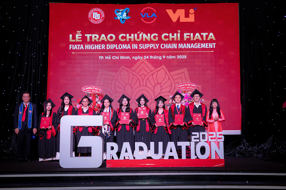 tan-cu-nhan-khoa-60-nganh-logistics-va-quan-ly-chuoi-cung-ung-nhan-chung-chi-fiata-4