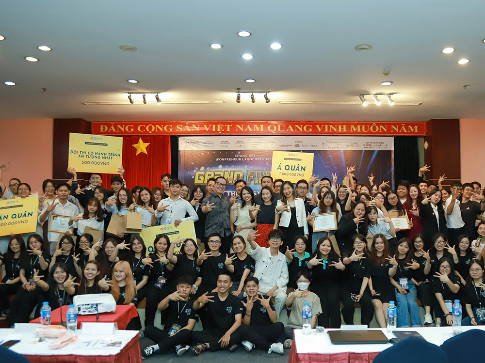 thu-khoa-doan-pham-hung-chay-het-minh-voi-dam-me-khoa-hoc-giac-mo-khoi-nghiep-3