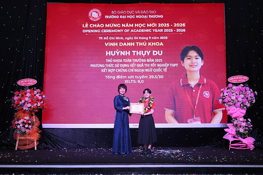 thu-khoa-k64-ngoai-thuong-co-so-ii-tri-tue-ban-linh-va-nhieu-khat-vong-2