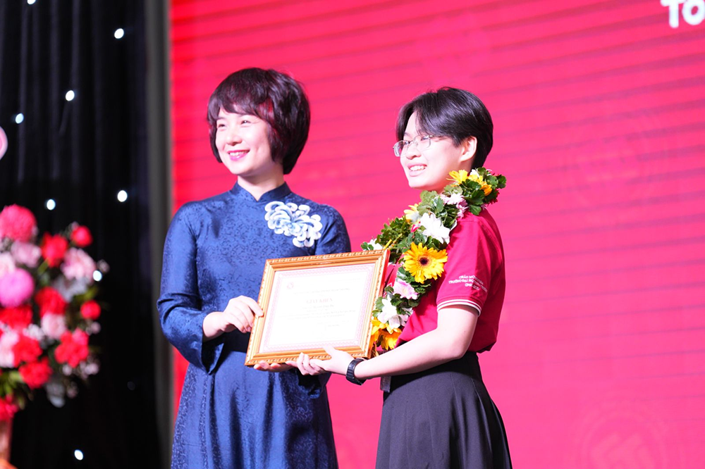 trang-trong-tu-hao-le-chao-mung-nam-hoc-moi-2025-2026-co-so-ii-4