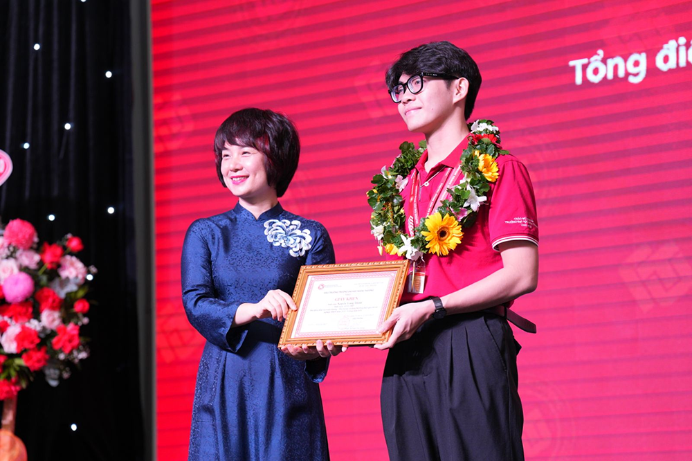 trang-trong-tu-hao-le-chao-mung-nam-hoc-moi-2025-2026-co-so-ii-5