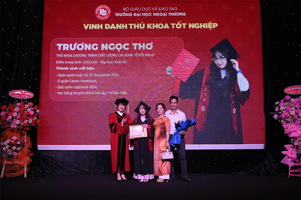 tri-tue-ban-linh-guong-mat-thu-khoa-tot-nghiep-2