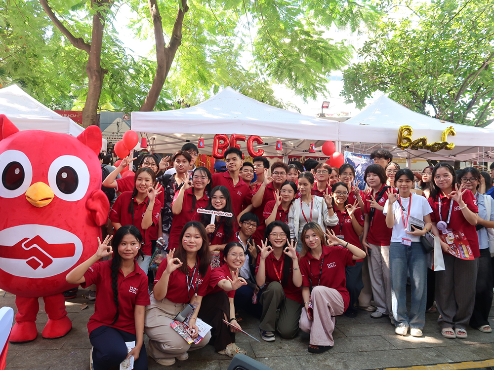 club-fair-2025-wonderlens-lens-to-wonderland-10