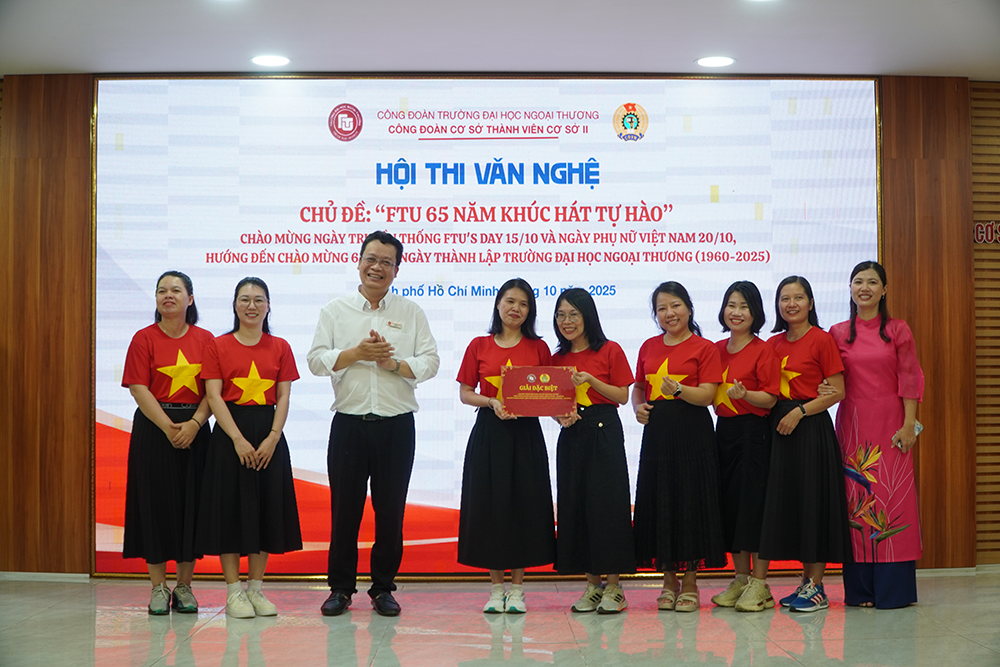 hop-mat-chao-mung-ngay-truyen-thong-ftu-day-15.10-phu-nu-vn-20.10-13