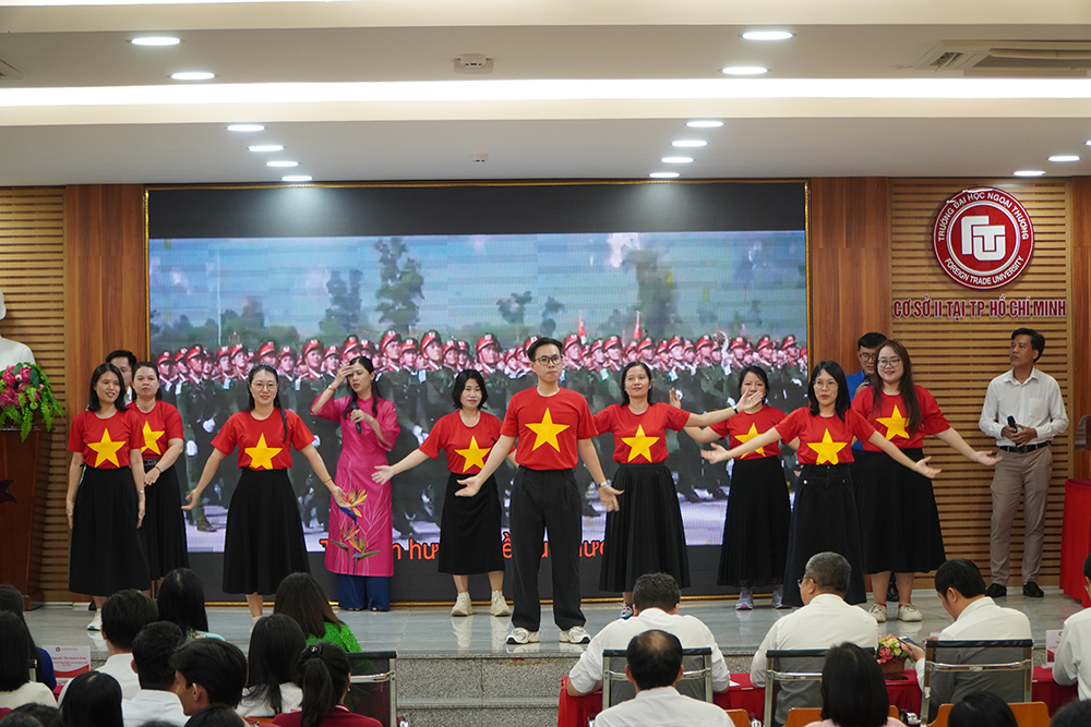 hop-mat-chao-mung-ngay-truyen-thong-ftu-day-15.10-phu-nu-vn-20.10-6