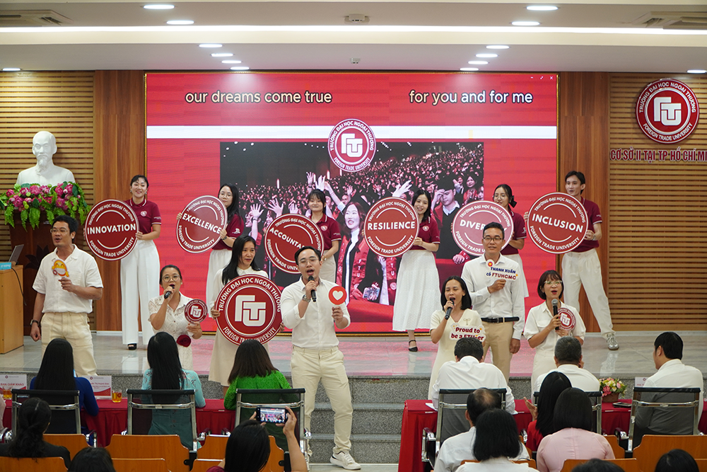 hop-mat-chao-mung-ngay-truyen-thong-ftu-day-15.10-phu-nu-vn-20.10-9
