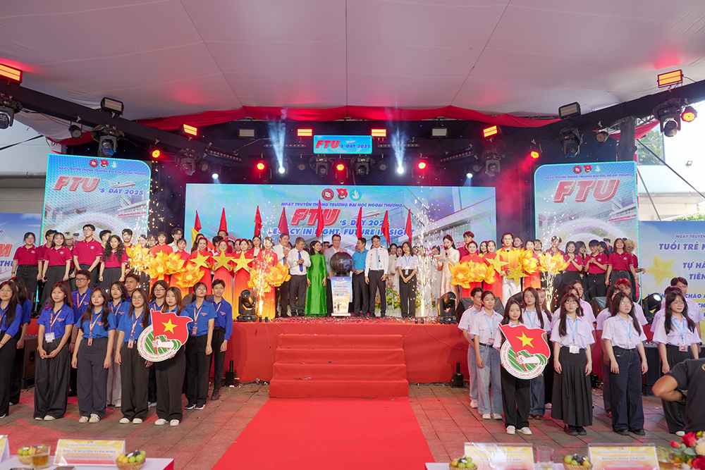 ngoai-hung-chao-don-tan-sinh-vien-bang-chuoi-hoat-dong-yeu-thuong-va-ket-noi-8