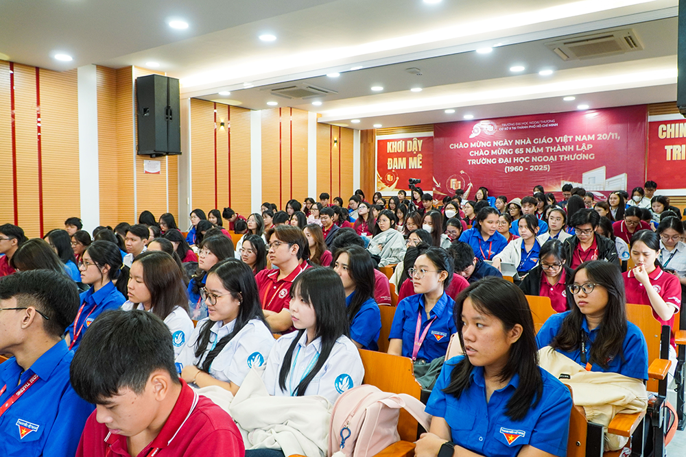 boi-duong-nhan-thuc-cung-co-ban-linh-cho-sv-ngoai-thuong-trong-boi-canh-moi-9