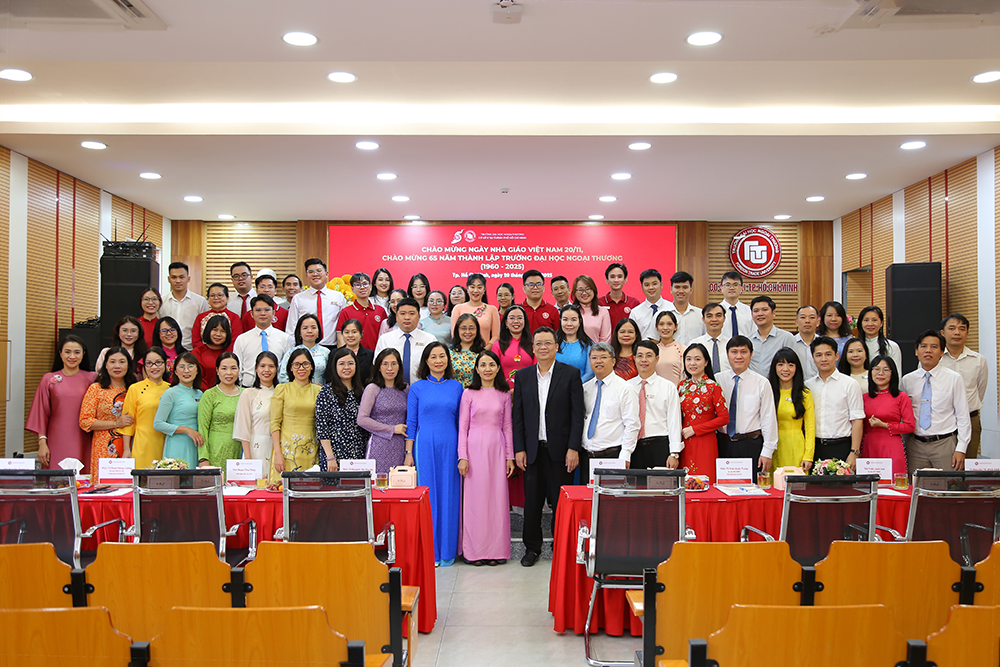 chao-mung-ngay-nha-giao-viet-nam-65-nam-thanh-lap-truong-dai-hoc-ngoai-thuong-9