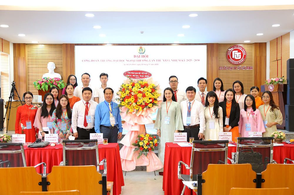 chuc-mung-thanh-cong-dai-hoi-dai-bieu-cong-doan-truong-dai-hoc-ngoai-thuong-nk-2025-2030-3