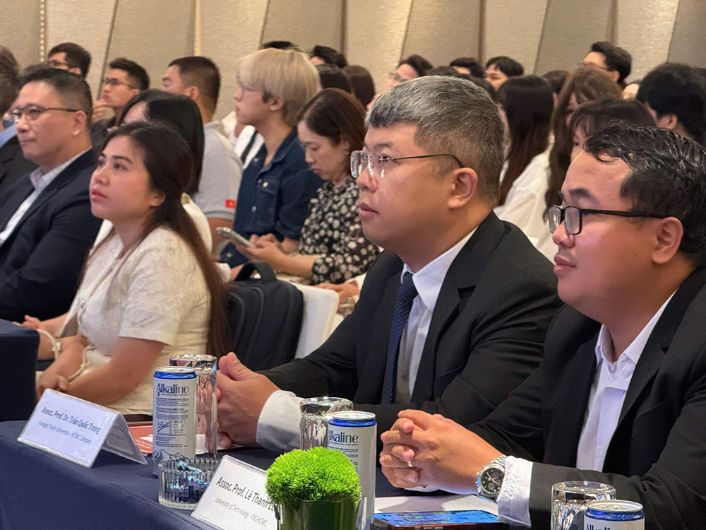 co-so-ii-lan-thu-2-lien-tiep-dan-dau-nhan-hoc-bong-amcham-7