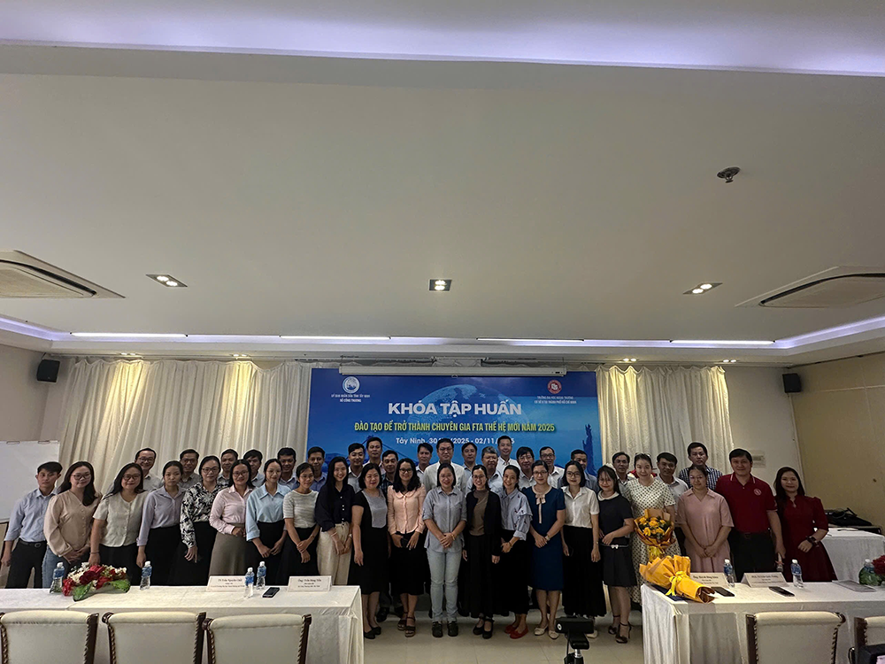 dao-tao-de-tro-thanh-chuyen-gia-fta-the-he-moi-nam-2025-1